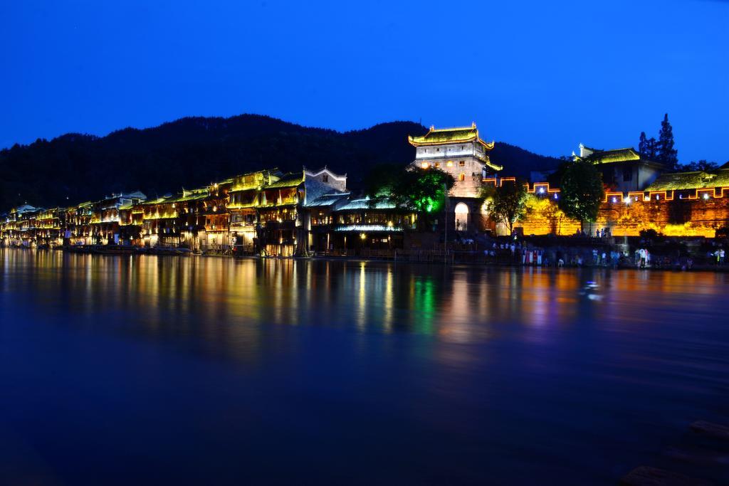 Fenghuang Slowly Time Inn Exteriér fotografie
