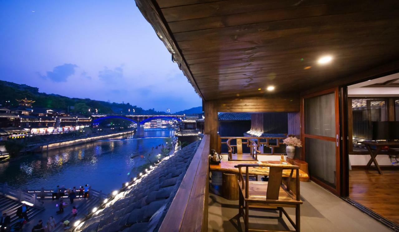 Fenghuang Slowly Time Inn Exteriér fotografie