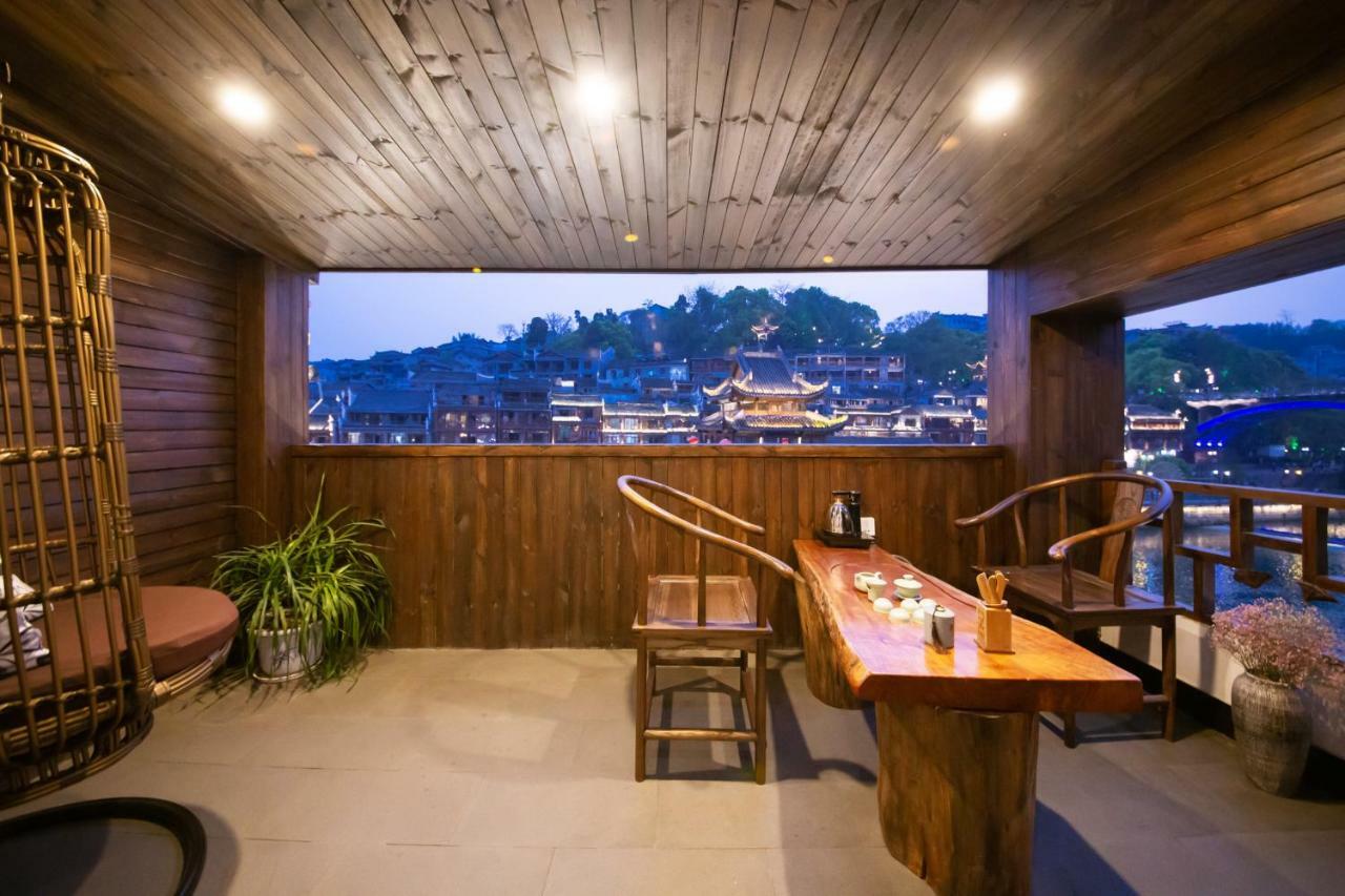 Fenghuang Slowly Time Inn Exteriér fotografie