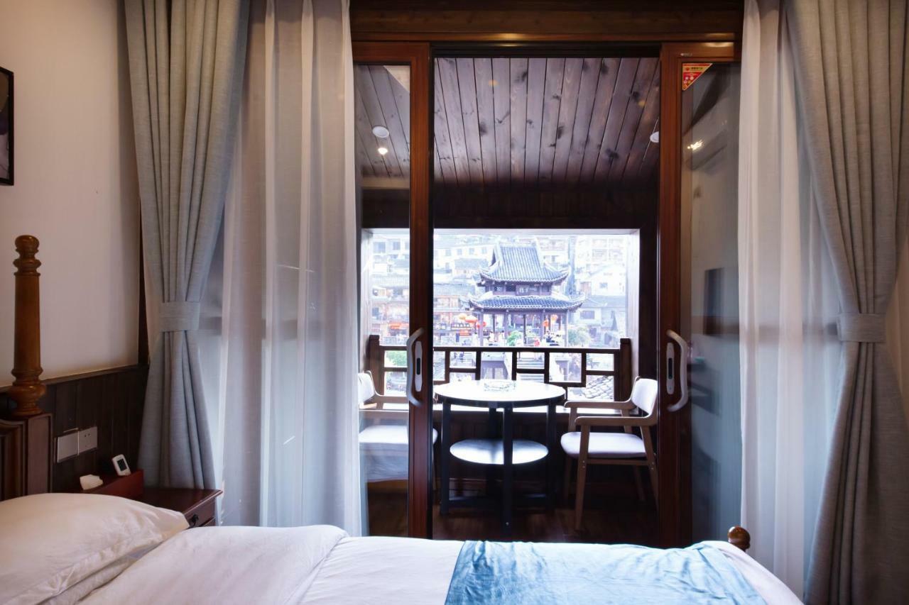 Fenghuang Slowly Time Inn Exteriér fotografie