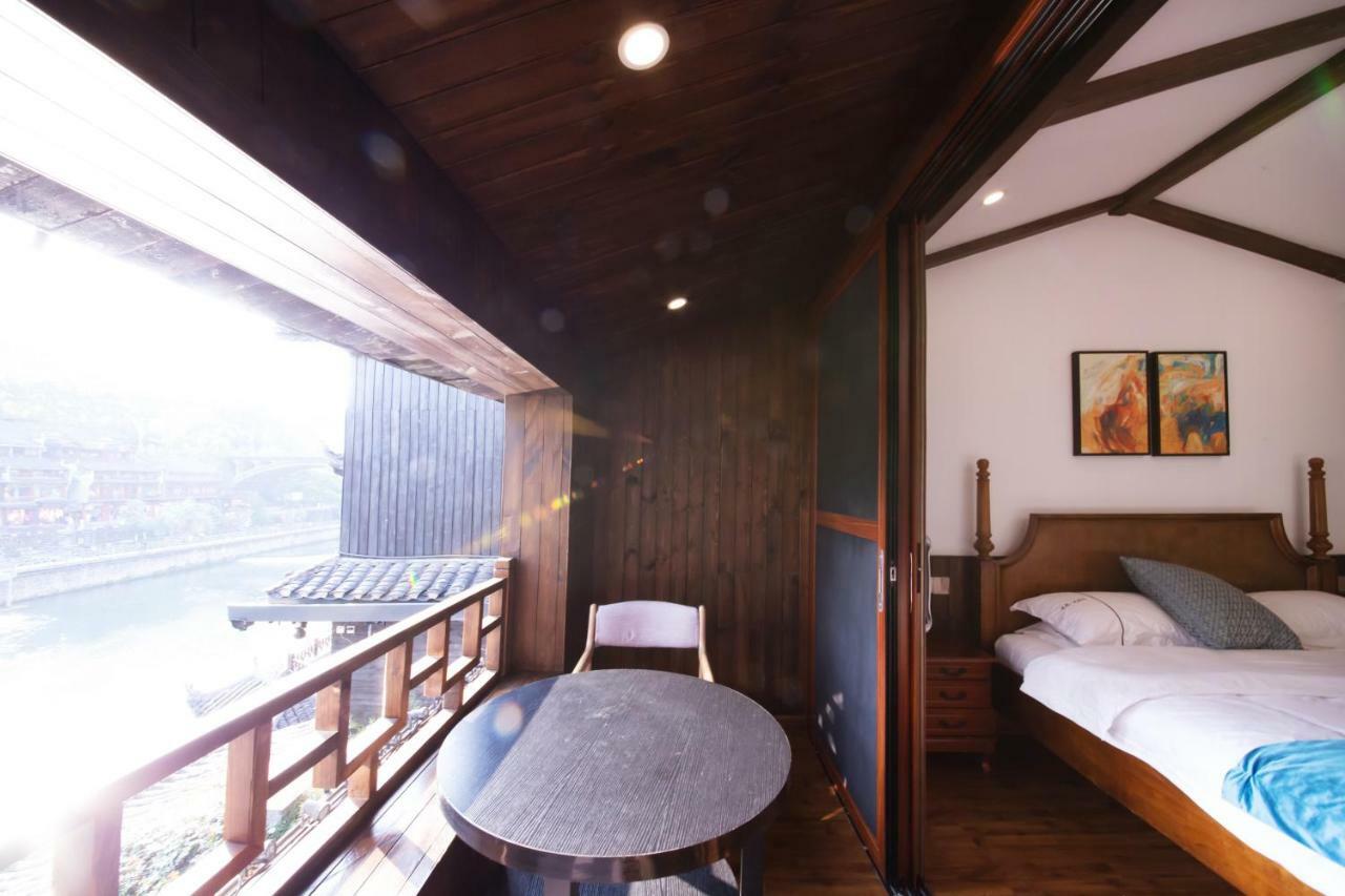 Fenghuang Slowly Time Inn Exteriér fotografie