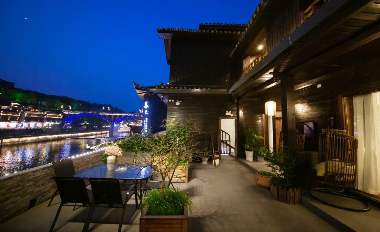 Fenghuang Slowly Time Inn Exteriér fotografie