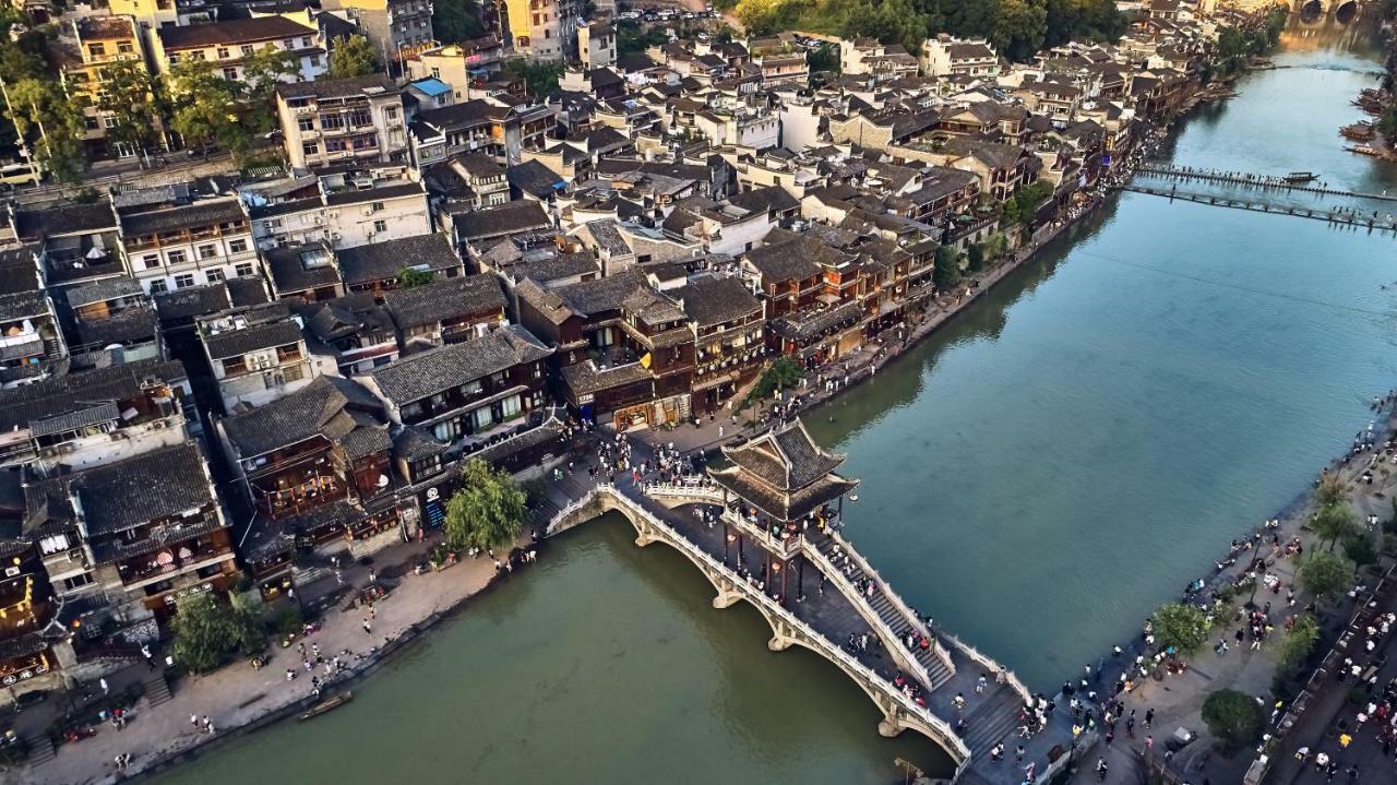 Fenghuang Slowly Time Inn Exteriér fotografie