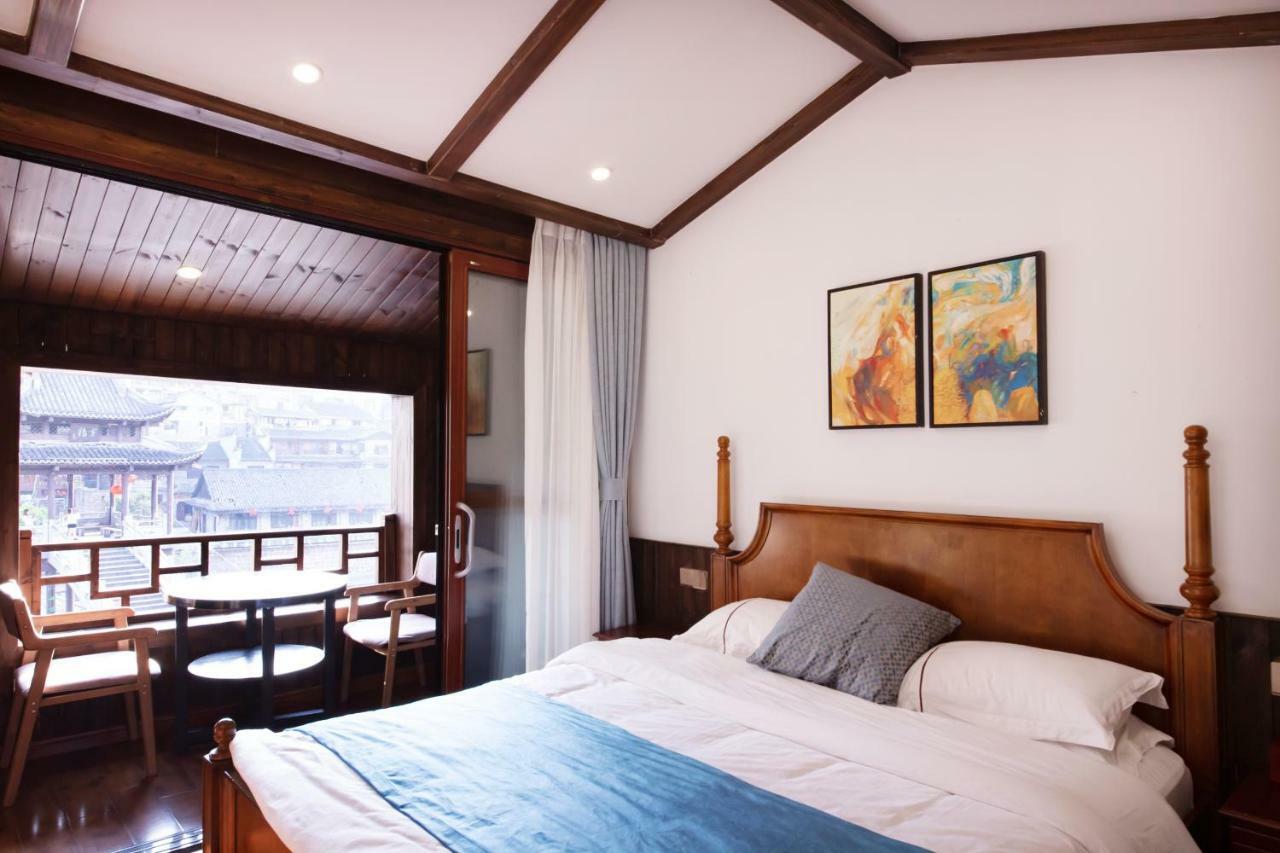 Fenghuang Slowly Time Inn Exteriér fotografie