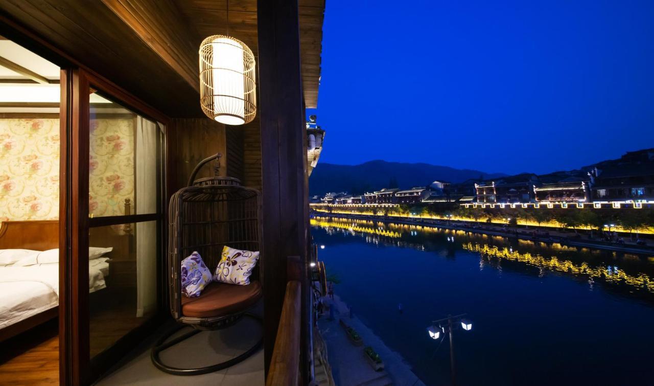 Fenghuang Slowly Time Inn Exteriér fotografie